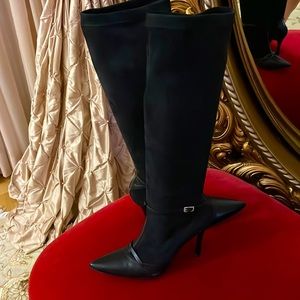 This is a high fashion Roger Vivier combination leather and like swade high heel